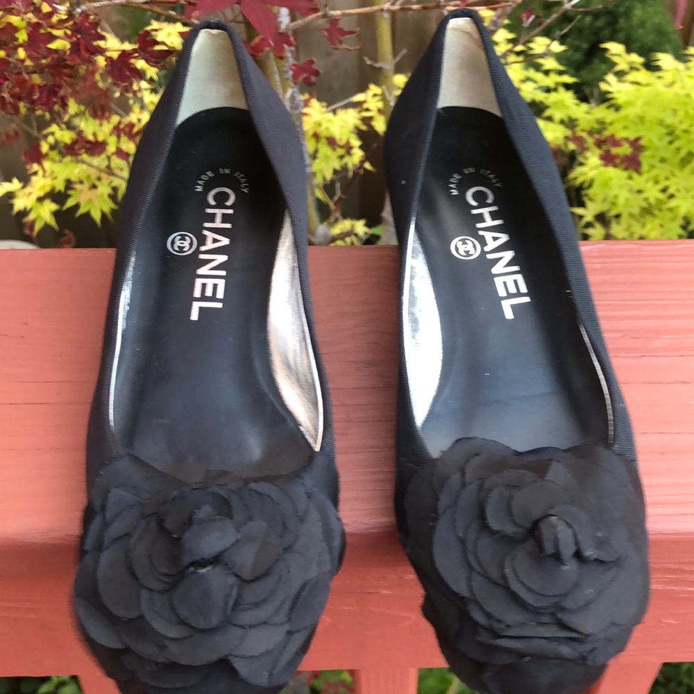 CHANEL black shoes size 34C, heels 1”